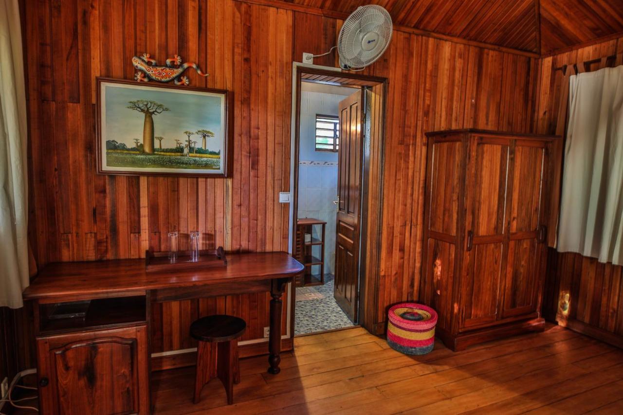 Olympe De Bemaraha Hotel Bekopaka Buitenkant foto