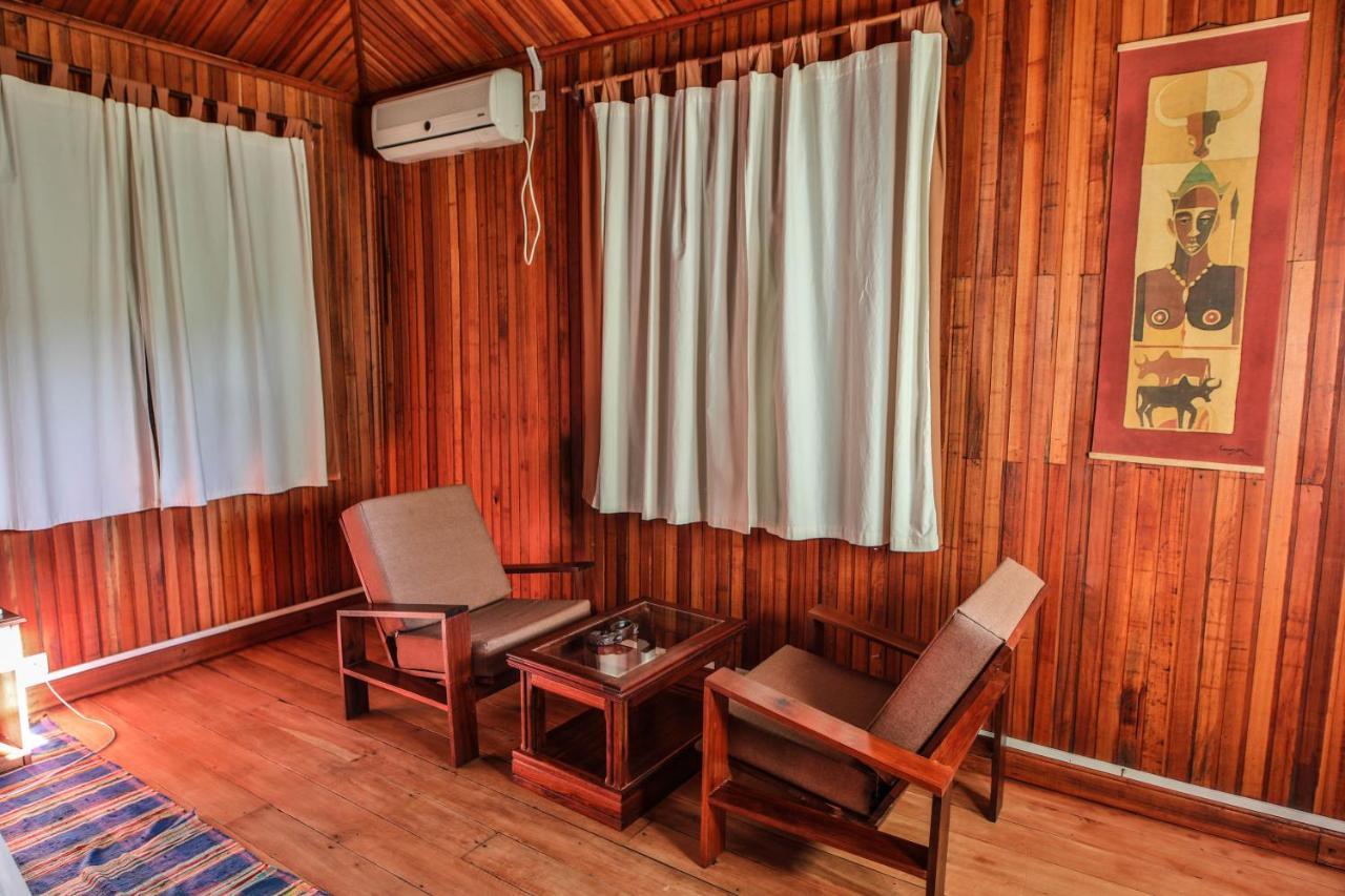 Olympe De Bemaraha Hotel Bekopaka Buitenkant foto