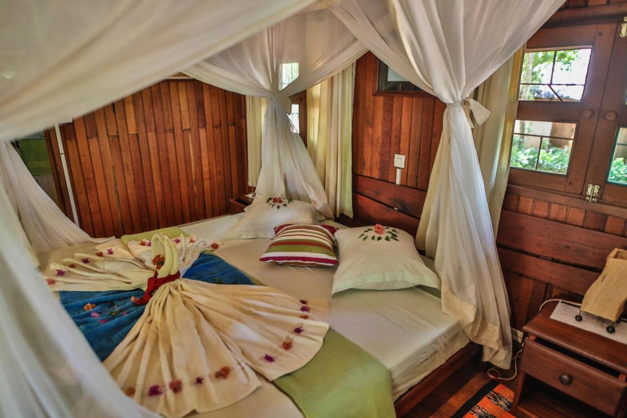 Olympe De Bemaraha Hotel Bekopaka Buitenkant foto