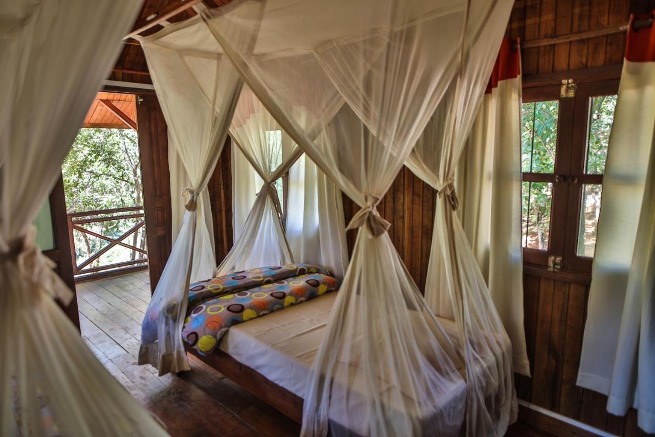 Olympe De Bemaraha Hotel Bekopaka Buitenkant foto