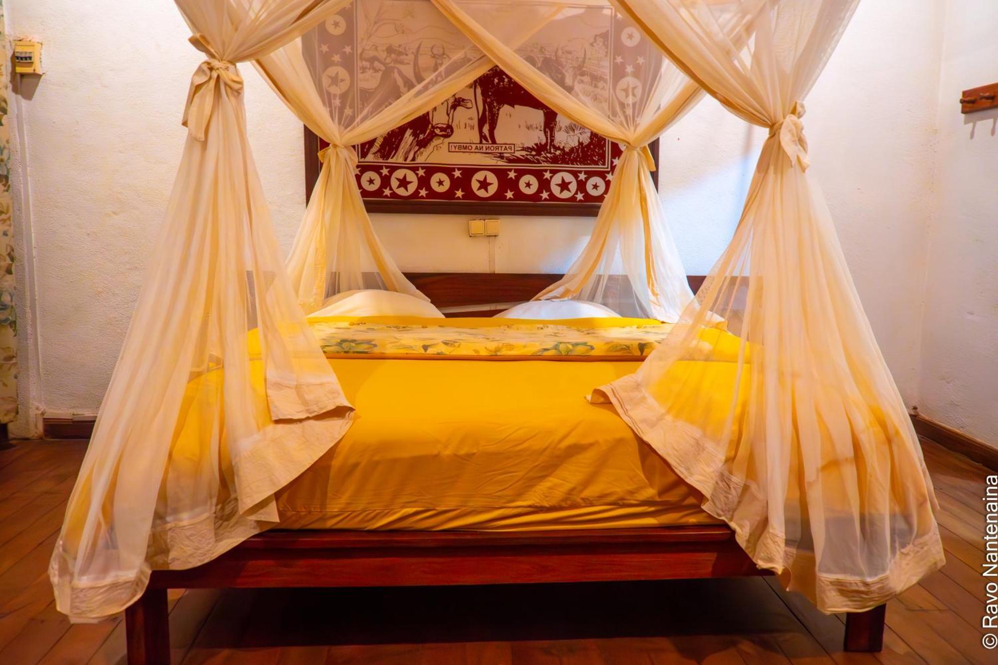 Olympe De Bemaraha Hotel Bekopaka Buitenkant foto