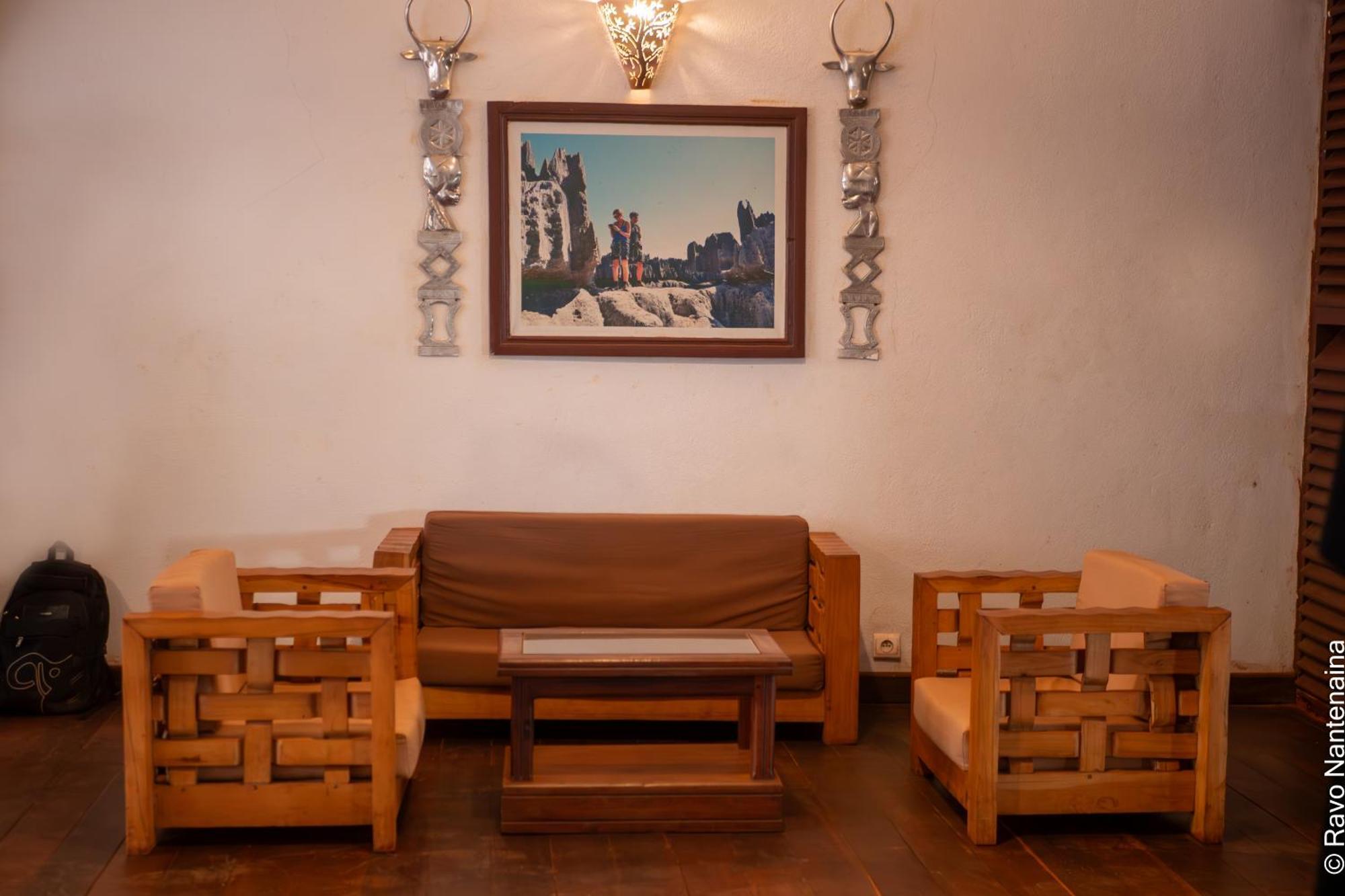Olympe De Bemaraha Hotel Bekopaka Buitenkant foto