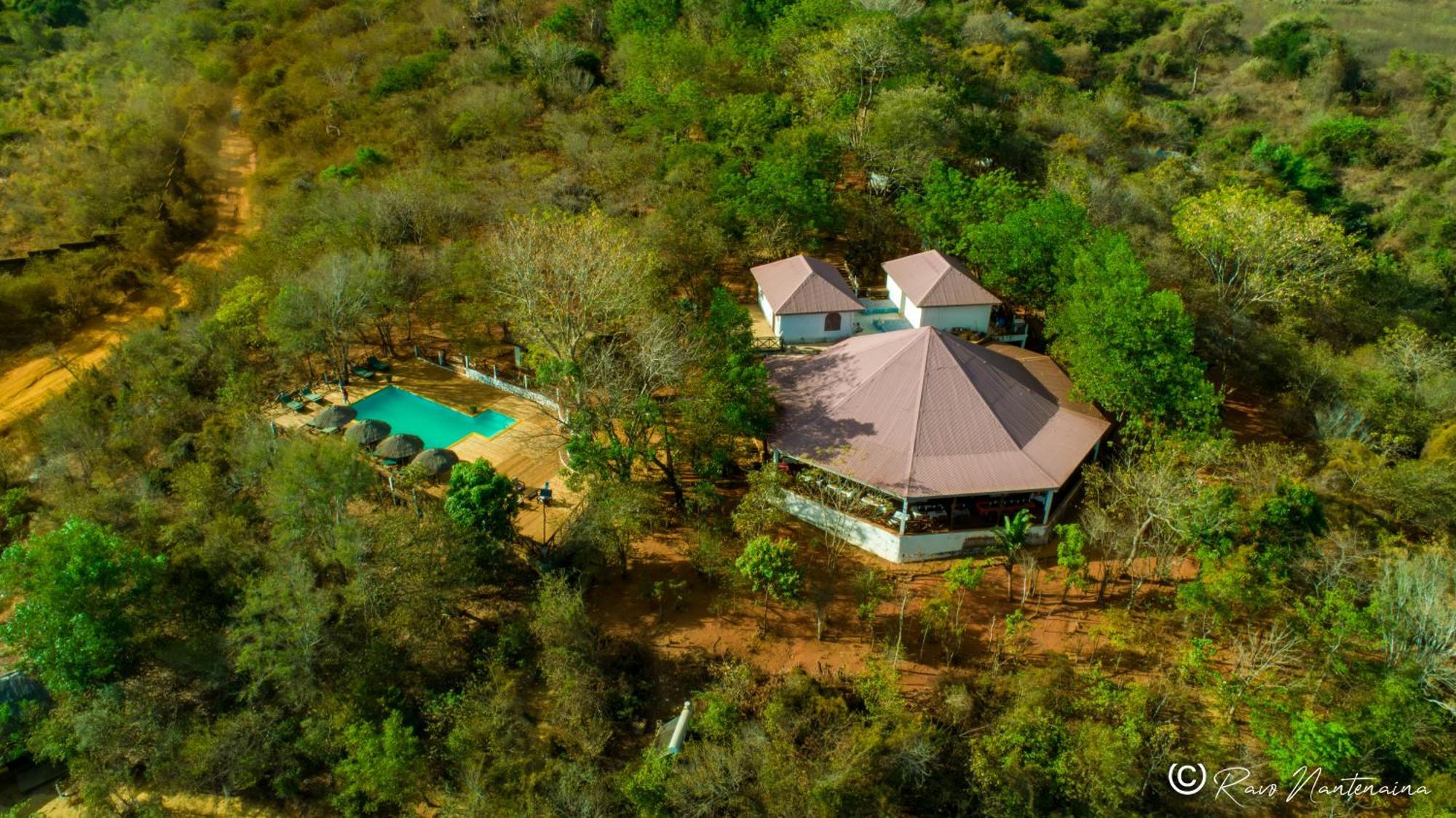 Olympe De Bemaraha Hotel Bekopaka Buitenkant foto