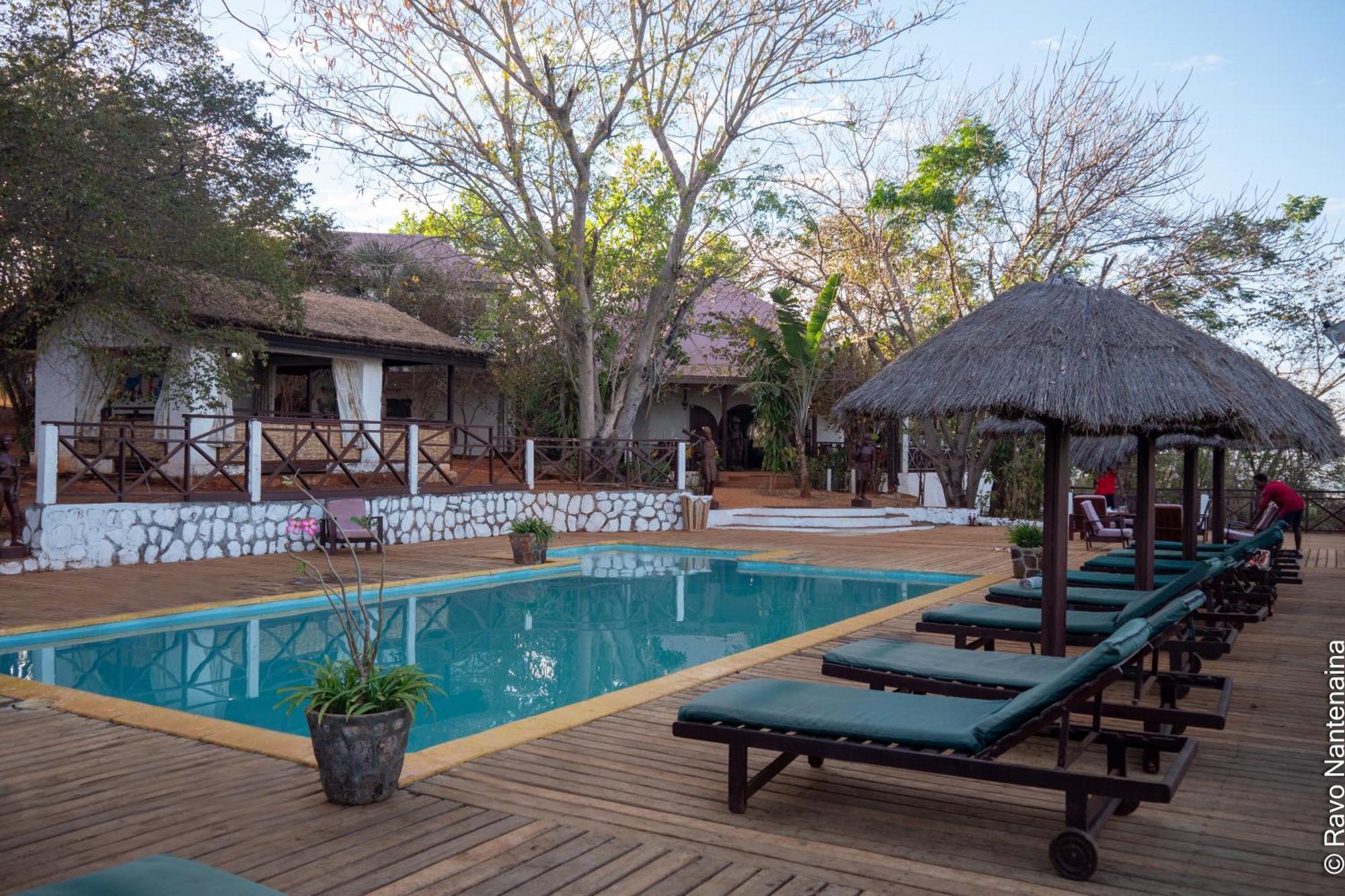 Olympe De Bemaraha Hotel Bekopaka Buitenkant foto