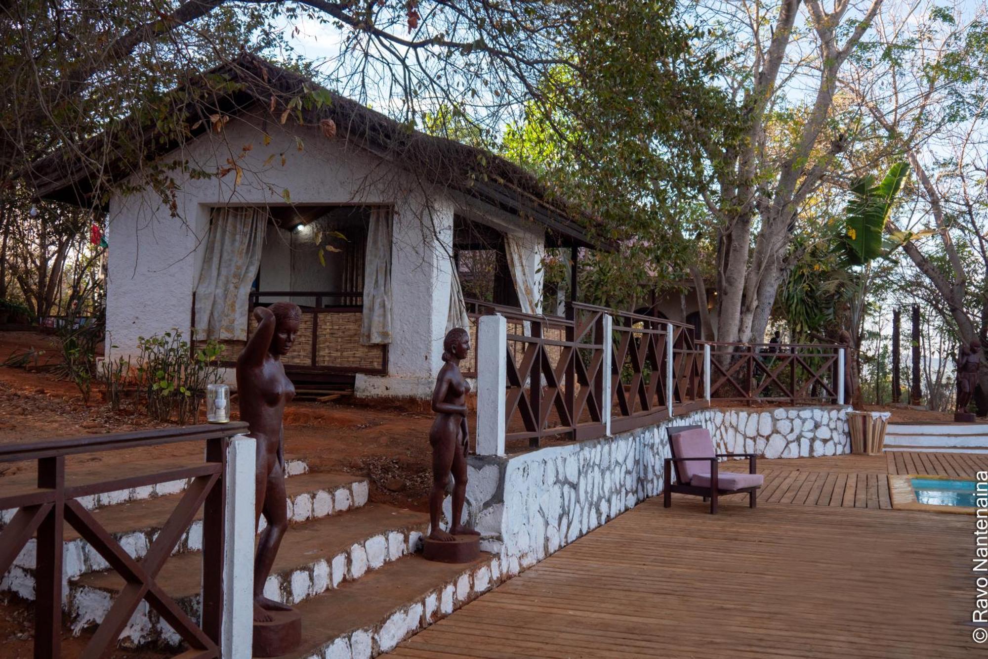 Olympe De Bemaraha Hotel Bekopaka Buitenkant foto