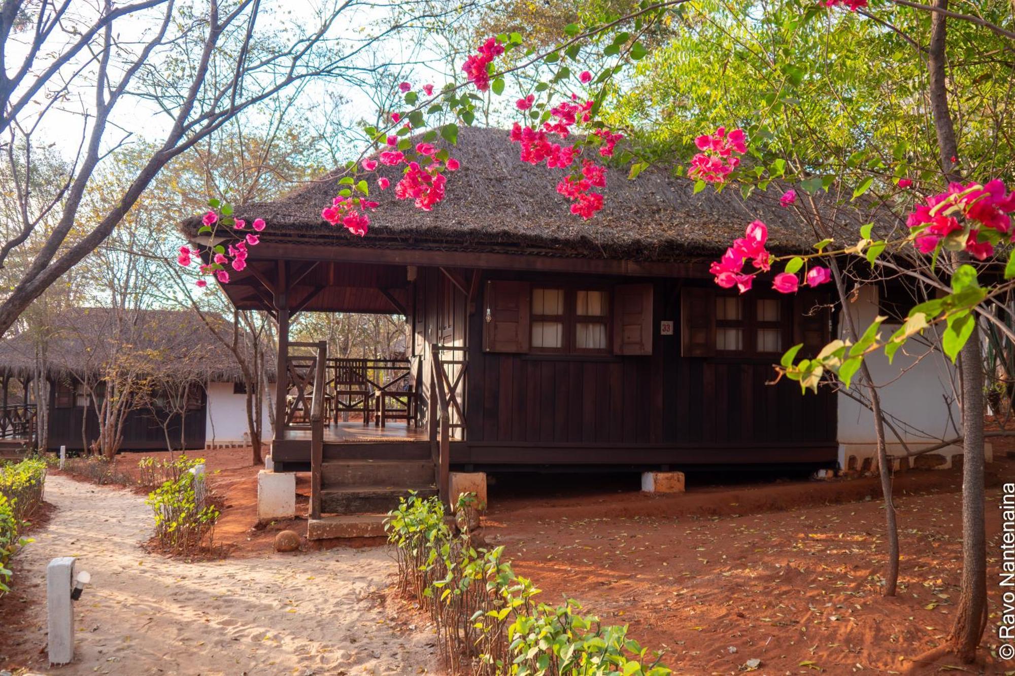 Olympe De Bemaraha Hotel Bekopaka Buitenkant foto